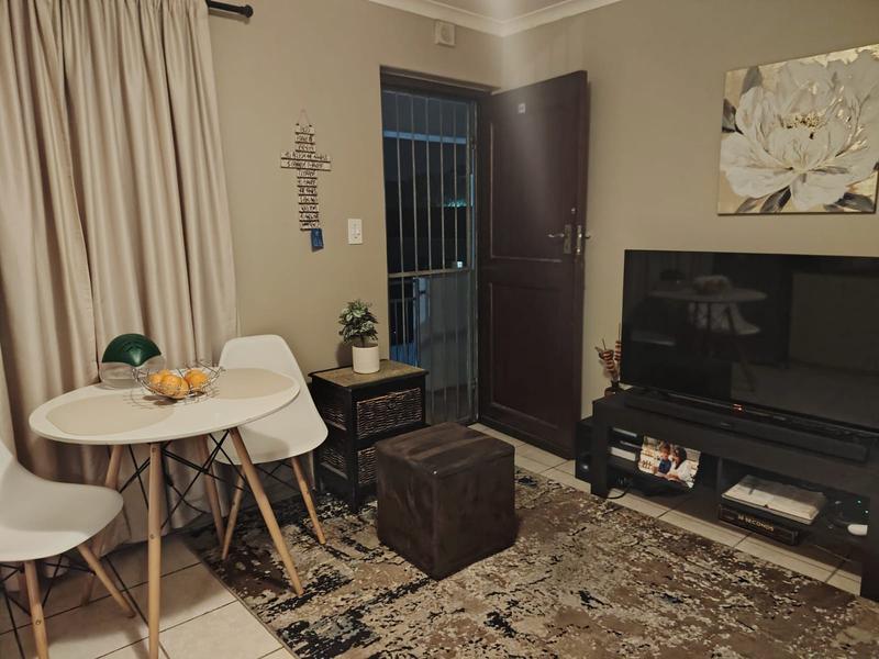 To Let 1 Bedroom Property for Rent in Ferndale Western Cape